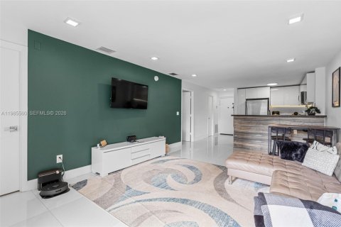 Купить кондоминиум в Майами-Бич, Флорида 2 спальни, 68.75м2, № 2066197 - фото 10