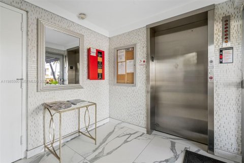 Купить кондоминиум в Майами-Бич, Флорида 2 спальни, 68.75м2, № 2066197 - фото 24