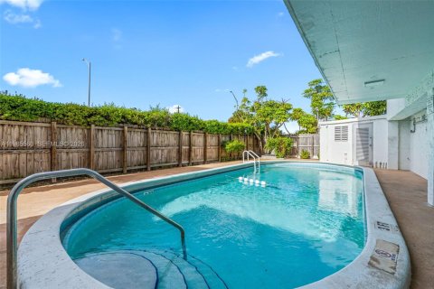 Купить кондоминиум в Майами-Бич, Флорида 2 спальни, 68.75м2, № 2066197 - фото 20