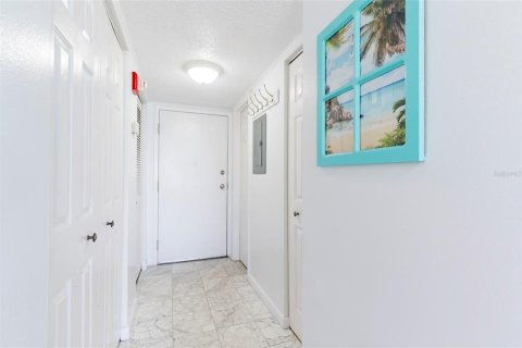 Condo in Clearwater, Florida, 3 rooms  № 1828500 - photo 19