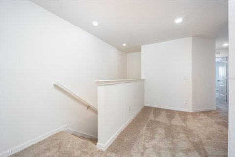 Townhouse in Dundee, Florida 3 bedrooms, 160.81 sq.m. № 2215314 - photo 8