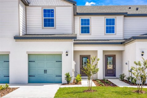 Townhouse in Dundee, Florida 3 bedrooms, 160.81 sq.m. № 2215314