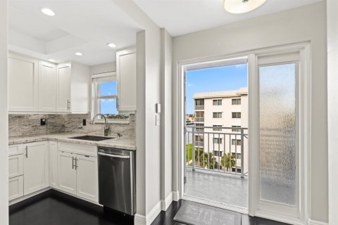 Copropriété à vendre à Highland Beach, Floride: 2 chambres, 102.38 m2 № 2377282 - photo 17