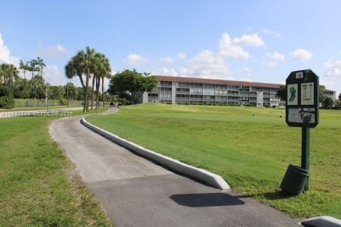 Copropriété à vendre à Pembroke Pines, Floride: 2 chambres, 88.63 m2 № 1991102 - photo 22