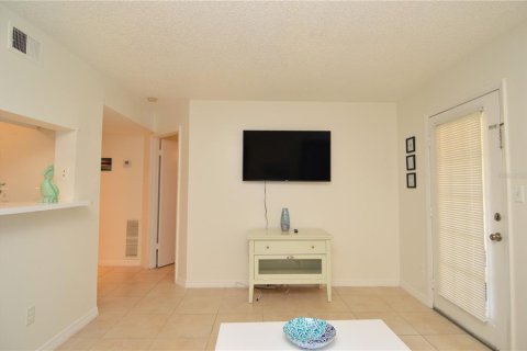 Condo in Tampa, Florida, 1 bedroom  № 1903931 - photo 21