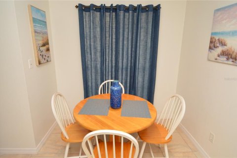 Condo in Tampa, Florida, 1 bedroom  № 1903931 - photo 11