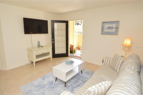 Condo in Tampa, Florida, 1 bedroom  № 1903931 - photo 19