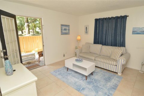 Condo in Tampa, Florida, 1 bedroom  № 1903931 - photo 16