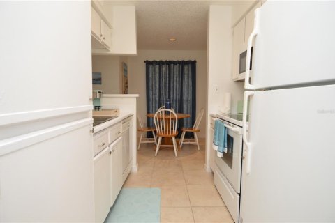 Condo in Tampa, Florida, 1 bedroom  № 1903931 - photo 10