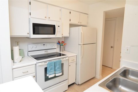 Condo in Tampa, Florida, 1 bedroom  № 1903931 - photo 4