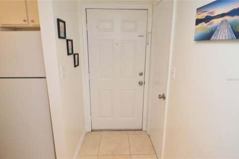 Condo in Tampa, Florida, 1 bedroom  № 1903931 - photo 2