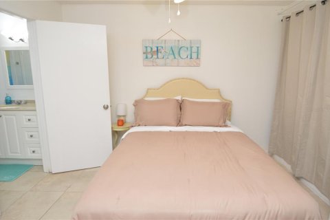 Condo in Tampa, Florida, 1 bedroom  № 1903931 - photo 27