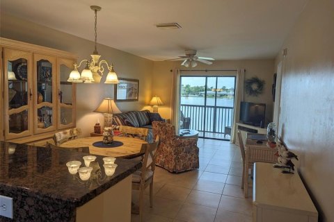 Condo in Punta Gorda, Florida, 2 bedrooms  № 1838524 - photo 12