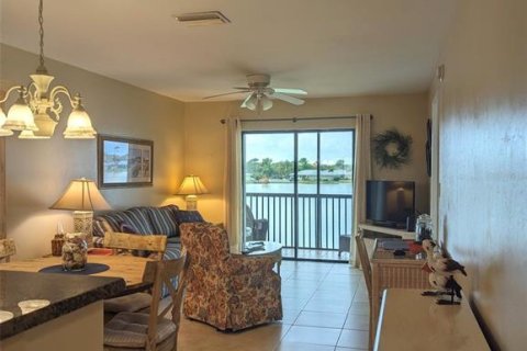 Condo in Punta Gorda, Florida, 2 bedrooms  № 1838524 - photo 13