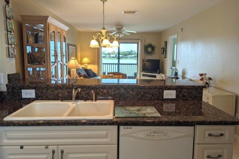 Condo in Punta Gorda, Florida, 2 bedrooms  № 1838524 - photo 18