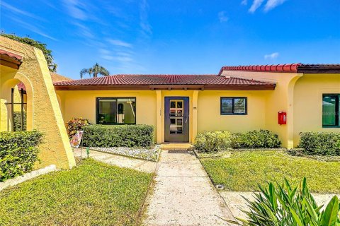 Condo in Bradenton, Florida, 2 bedrooms  № 2377880 - photo 2