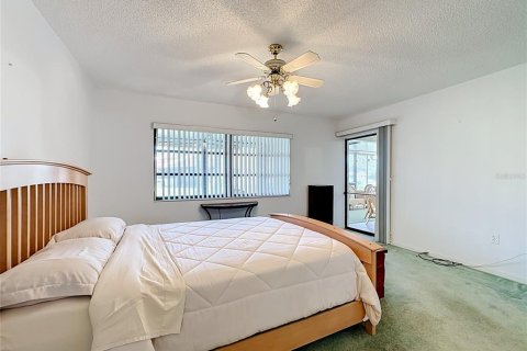Condo in Bradenton, Florida, 2 bedrooms  № 2377880 - photo 22