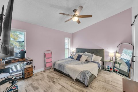 House in Tamarac, Florida 3 bedrooms, 95.97 sq.m. № 2001991 - photo 5