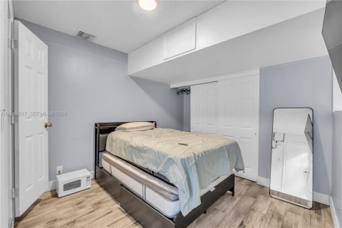 House in Tamarac, Florida 3 bedrooms, 95.97 sq.m. № 2001991 - photo 11