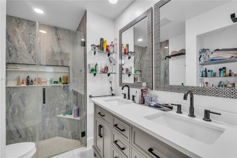 House in Tamarac, Florida 3 bedrooms, 95.97 sq.m. № 2001991 - photo 7