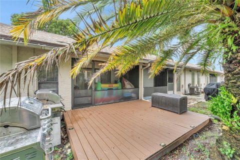 House in Tamarac, Florida 3 bedrooms, 95.97 sq.m. № 2001991 - photo 15