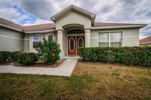 House in Lakeland, Florida 3 bedrooms, 151.71 sq.m. № 1766002 - photo 1