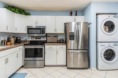 Condo in Bradenton, Florida, 2 bedrooms  № 1679961 - photo 8