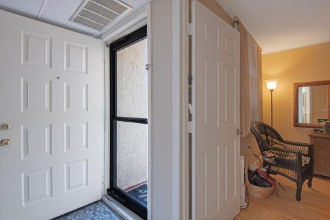 Condo in Bradenton, Florida, 2 bedrooms  № 1679961 - photo 6