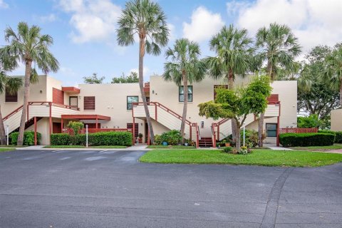 Condo in Bradenton, Florida, 2 bedrooms  № 1679961 - photo 1