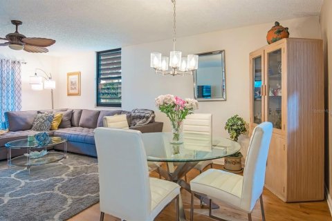 Condo in Bradenton, Florida, 2 bedrooms  № 1679961 - photo 12