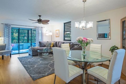 Condo in Bradenton, Florida, 2 bedrooms  № 1679961 - photo 11