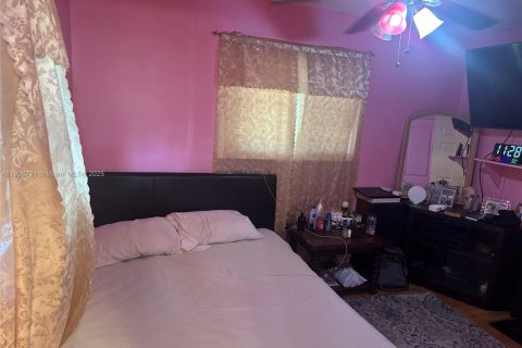 House in Miami Gardens, Florida 4 bedrooms, 124.86 sq.m. № 1966986 - photo 13