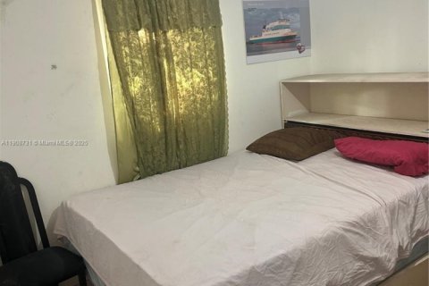 House in Miami Gardens, Florida 4 bedrooms, 124.86 sq.m. № 1966986 - photo 14