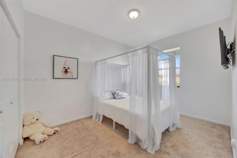 Casa en venta en Homestead, Florida, 5 dormitorios, 235.41 m2 № 2428171 - foto 27