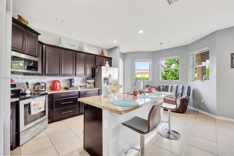 Casa en venta en Homestead, Florida, 5 dormitorios, 235.41 m2 № 2428171 - foto 11