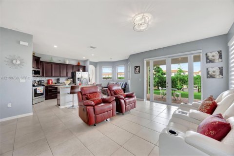 Casa en venta en Homestead, Florida, 5 dormitorios, 235.41 m2 № 2428171 - foto 12