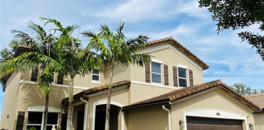 Casa en Homestead, Florida 5 dormitorios, 235.41 m2 № 2428171