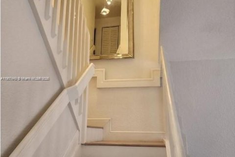 Condo in Pembroke Pines, Florida, 3 bedrooms  № 1963897 - photo 5