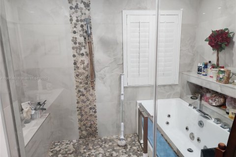 Condo in Pembroke Pines, Florida, 3 bedrooms  № 1963897 - photo 9