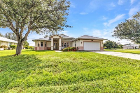 Villa ou maison à vendre à Punta Gorda, Floride: 3 chambres, 185.62 m2 № 1903550 - photo 2