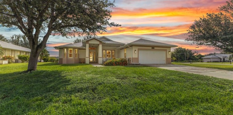 Casa en Punta Gorda, Florida 3 dormitorios, 185.62 m2 № 1903550