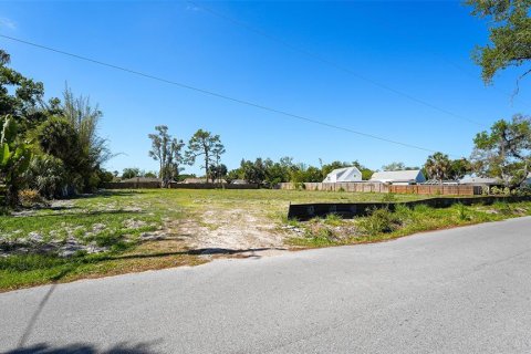House in Sarasota, Florida 3 bedrooms, 266.82 sq.m. № 2233206 - photo 28
