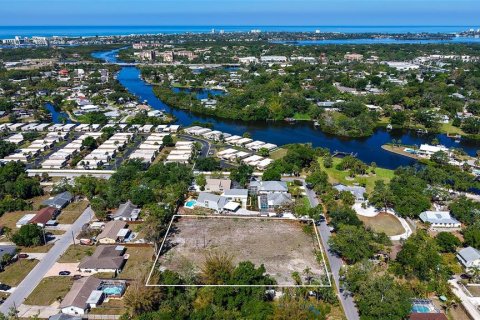 House in Sarasota, Florida 3 bedrooms, 266.82 sq.m. № 2233206 - photo 25