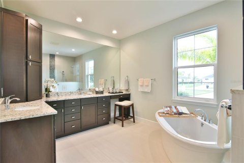 House in Sarasota, Florida 3 bedrooms, 266.82 sq.m. № 2233206 - photo 19