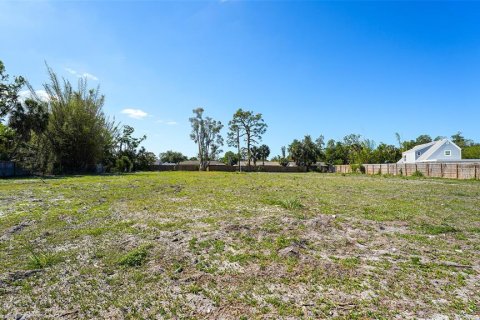 House in Sarasota, Florida 3 bedrooms, 266.82 sq.m. № 2233206 - photo 2