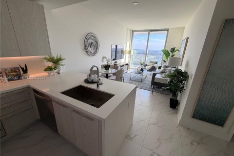 Copropriété à vendre à Sunrise, Floride: 2 chambres, 81.48 m2 № 1990423 - photo 1