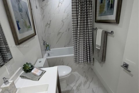 Copropriété à vendre à Sunrise, Floride: 2 chambres, 81.48 m2 № 1990423 - photo 21