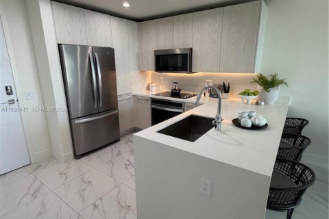 Copropriété à vendre à Sunrise, Floride: 2 chambres, 81.48 m2 № 1990423 - photo 4