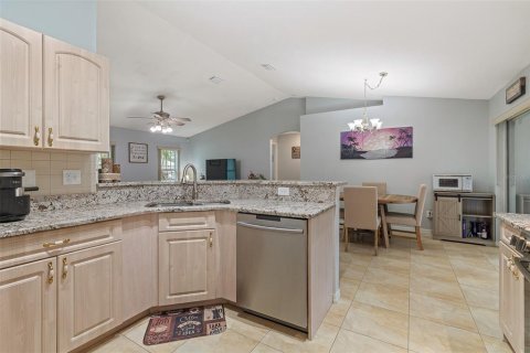 House in Palm Coast, Florida 3 bedrooms, 138.42 sq.m. № 1919656 - photo 13