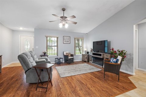 House in Palm Coast, Florida 3 bedrooms, 138.42 sq.m. № 1919656 - photo 7